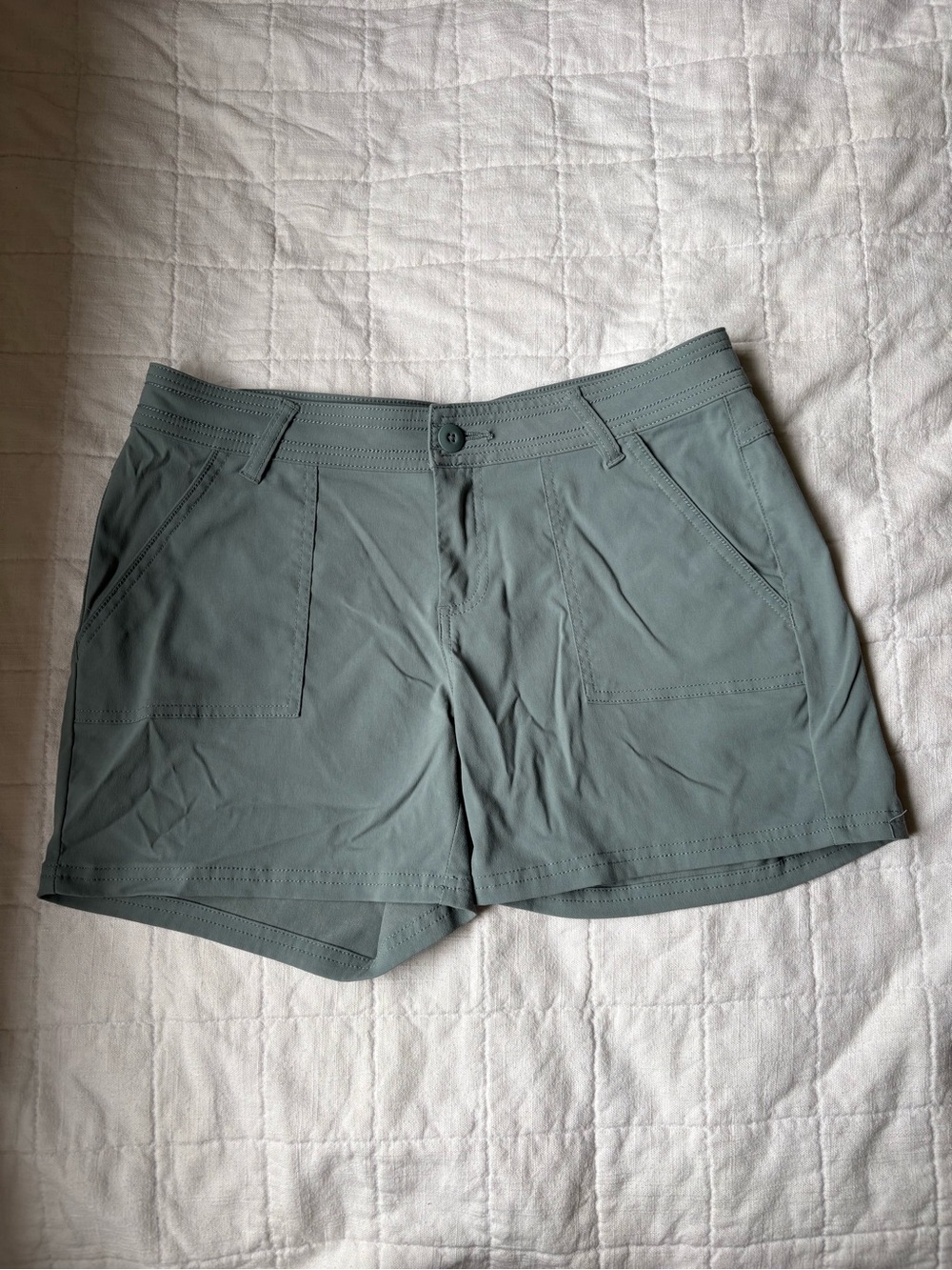 Prana Athletic Outdoor Women’s Relaxed Fit Sage Green Shorts 10